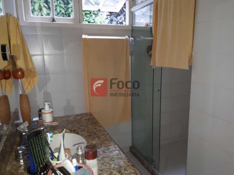 Conheça BANHEIRO do imóvel - CASA EM RUA SEM SAÍDA E GUARITA COM SEGURANÇA 24 HORAS. - FLCA60025 - 24 BANHEIRO - CASA EM RUA SEM SAÍDA E GUARITA COM SEGURANÇA 24 HORAS. - FLCA60025 - 24