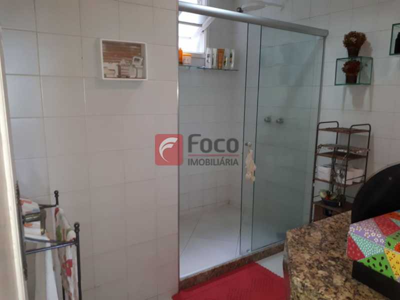 Conheça BANHEIRO do imóvel - CASA EM RUA SEM SAÍDA E GUARITA COM SEGURANÇA 24 HORAS. - FLCA60025 - 23 BANHEIRO - CASA EM RUA SEM SAÍDA E GUARITA COM SEGURANÇA 24 HORAS. - FLCA60025 - 23