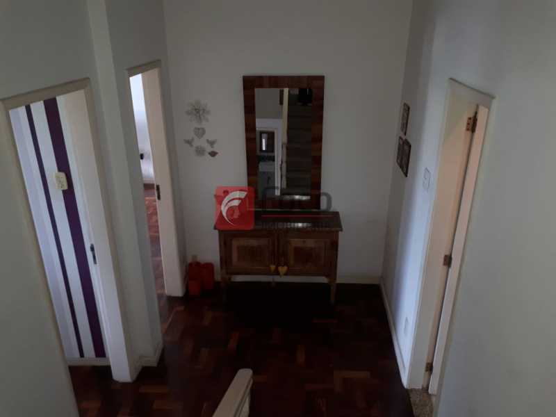 Conheça HALL do imóvel - CASA EM RUA SEM SAÍDA E GUARITA COM SEGURANÇA 24 HORAS. - FLCA60025 - 21 HALL - CASA EM RUA SEM SAÍDA E GUARITA COM SEGURANÇA 24 HORAS. - FLCA60025 - 21