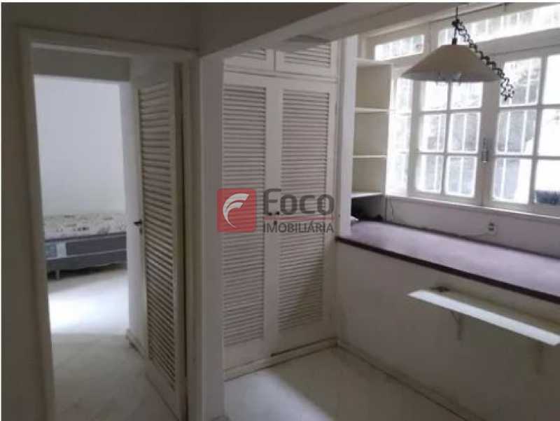 Conheça 6 do imóvel - Urca - Prédio pequeno com apenas 01 apartamento por Andar - Sala Quarto com pequena área externa - JBAP10233 - 4 6 - Urca - Prédio pequeno com apenas 01 apartamento por Andar - Sala Quarto com pequena área externa - JBAP10233 - 4