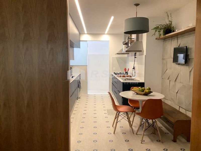 20 - Apartamento com 3 Quartos em Copacabana, Rua Conselheiro Lafalete - BAAP30021 - 21