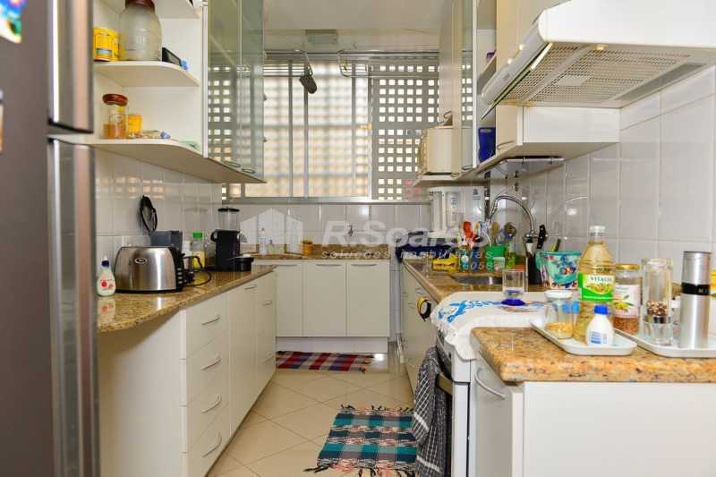 5 - Copia - Apartamento de 3 Quartos em Copacabana, Tonelero - BAAP30045 - 7