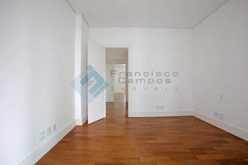 Conheça 14_Quarto_Suite do imóvel - Apartamento Península font vieille - barra da Tijuca - MEAP40018 - 15 14_Quarto_Suite - Apartamento Península font vieille - barra da Tijuca - MEAP40018 - 15