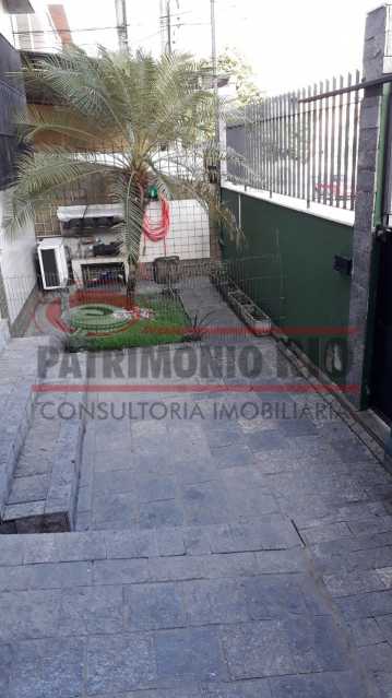 Conheça Varanda na frente do imóvel - Belíssima Casa Linear com terraço - PACA30411 - 18 Varanda na frente - Belíssima Casa Linear com terraço - PACA30411 - 18