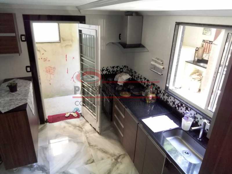 Conheça 3 - Cozinha 4. do imóvel - Casa Triplex 3quartos com suíte - PACA30481 - 10 3 - Cozinha 4. - Casa Triplex 3quartos com suíte - PACA30481 - 10