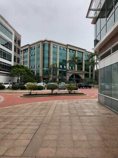Conheça 24 do imóvel - Excelente Sala na Avenida Abelardo Bueno - MESL260222 - 25 24 - Excelente Sala na Avenida Abelardo Bueno - MESL260222 - 25