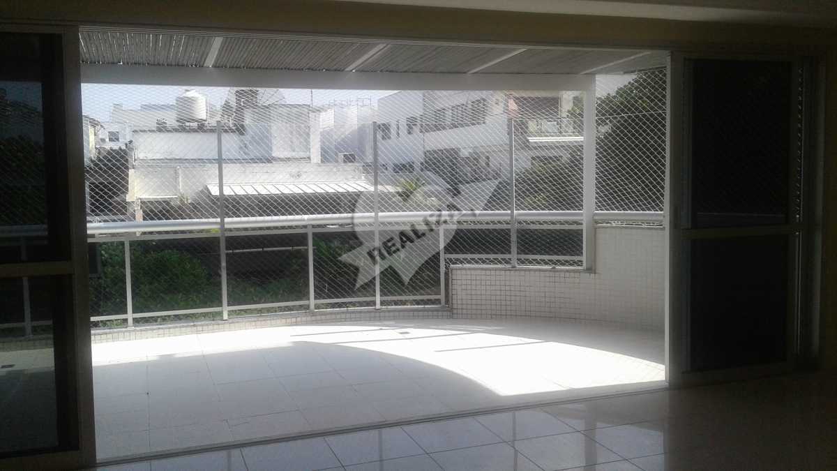 Conheça 20170531_104755 do imóvel - COBERTURA JARDIM OCEANICO BARRA DA TIJUCA 330 METROS 5 SUITES 3 VAGAS - BTCO50004 - 10 20170531_104755 - COBERTURA JARDIM OCEANICO BARRA DA TIJUCA 330 METROS 5 SUITES 3 VAGAS - BTCO50004 - 10
