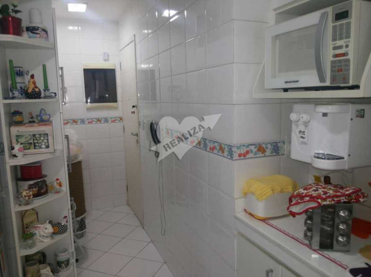 Conheça 07 - Cozinha do imóvel - Apartamento À Venda no Condomínio JARDIM OCEÂNICO - Barra da Tijuca - Rio de Janeiro - RJ - BTAP30059 - 18 07 - Cozinha - Apartamento À Venda no Condomínio JARDIM OCEÂNICO - Barra da Tijuca - Rio de Janeiro - RJ - BTAP30059 - 18