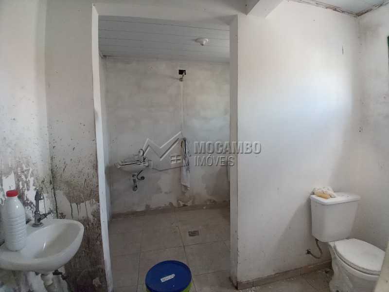 Conheça Banheiro Social 01 do imóvel - Galpão 238m² para alugar Itatiba,SP - R$ 2.500 - FCGA00189 - 9 Banheiro Social 01 - Galpão 238m² para alugar Itatiba,SP - R$ 2.500 - FCGA00189 - 9