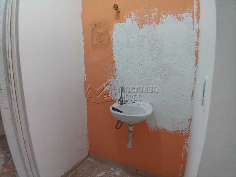 Conheça Banheiro Social 03 do imóvel - Galpão 238m² para alugar Itatiba,SP - R$ 2.500 - FCGA00189 - 12 Banheiro Social 03 - Galpão 238m² para alugar Itatiba,SP - R$ 2.500 - FCGA00189 - 12