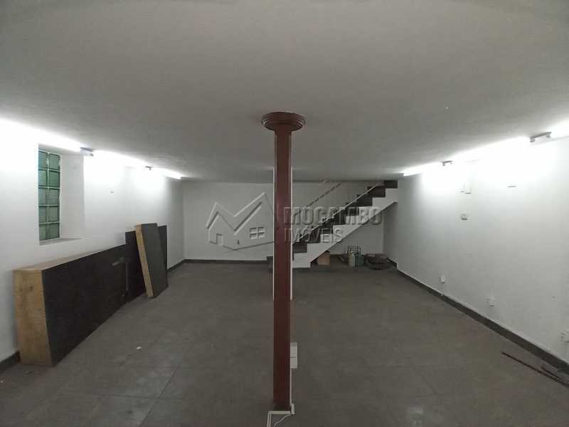 Conheça Garagem do imóvel - Casa 2 quartos para alugar Itatiba,SP Centro - R$ 4.000 - FCCA21470 - 27 Garagem - Casa 2 quartos para alugar Itatiba,SP Centro - R$ 4.000 - FCCA21470 - 27