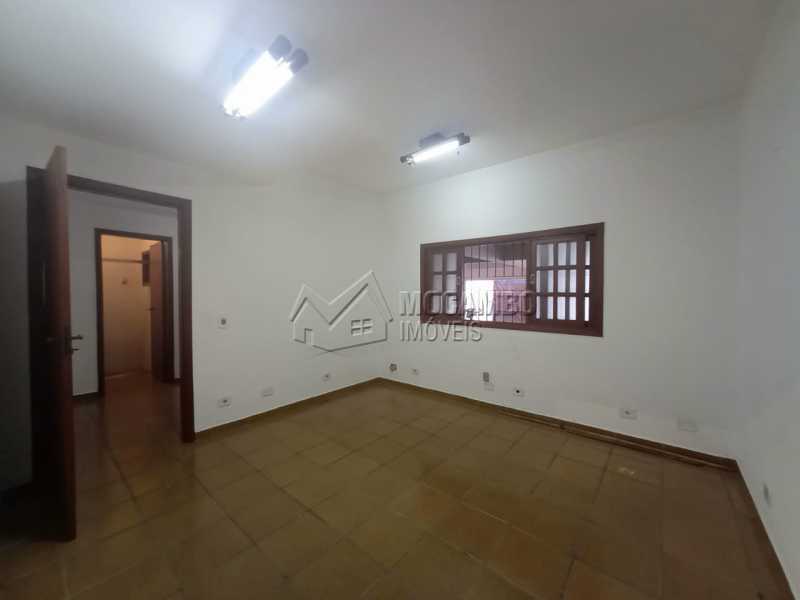 Conheça Quarto 05 do imóvel - Casa 5 quartos para alugar Itatiba,SP - R$ 3.200 - FCCA50029 - 28 Quarto 05 - Casa 5 quartos para alugar Itatiba,SP - R$ 3.200 - FCCA50029 - 28