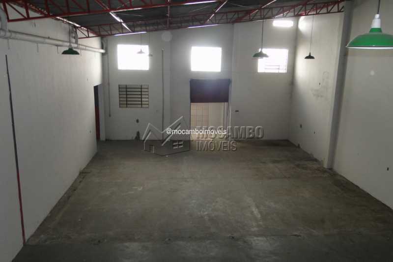 Conheça Salão Principal do imóvel - Galpão 540m² para alugar Itatiba,SP - R$ 3.000 - FCGA00195 - 6 Salão Principal - Galpão 540m² para alugar Itatiba,SP - R$ 3.000 - FCGA00195 - 6