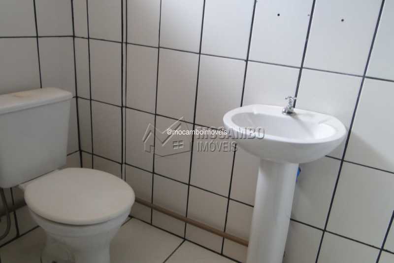Conheça Banheiro Escritório do imóvel - Galpão 540m² para alugar Itatiba,SP - R$ 3.000 - FCGA00195 - 10 Banheiro Escritório - Galpão 540m² para alugar Itatiba,SP - R$ 3.000 - FCGA00195 - 10