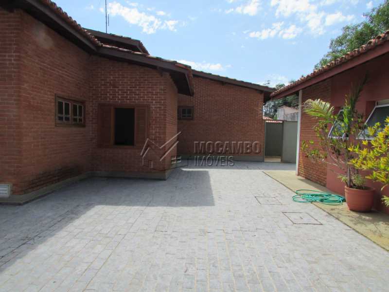 Conheça Quintal do imóvel - Casa À Venda no Condomínio Ville Chamonix - Jardim Nossa Senhora das Graças - Itatiba - SP - FCCN40033 - 27 Quintal - Casa À Venda no Condomínio Ville Chamonix - Jardim Nossa Senhora das Graças - Itatiba - SP - FCCN40033 - 27