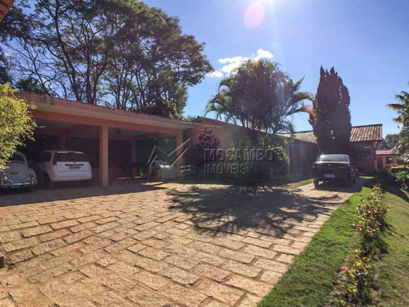 Conheça Garagem do imóvel - Chácara 1250m² À Venda Itatiba,SP - R$ 690.000 - FCCH30029 - 5 Garagem - Chácara 1250m² À Venda Itatiba,SP - R$ 690.000 - FCCH30029 - 5