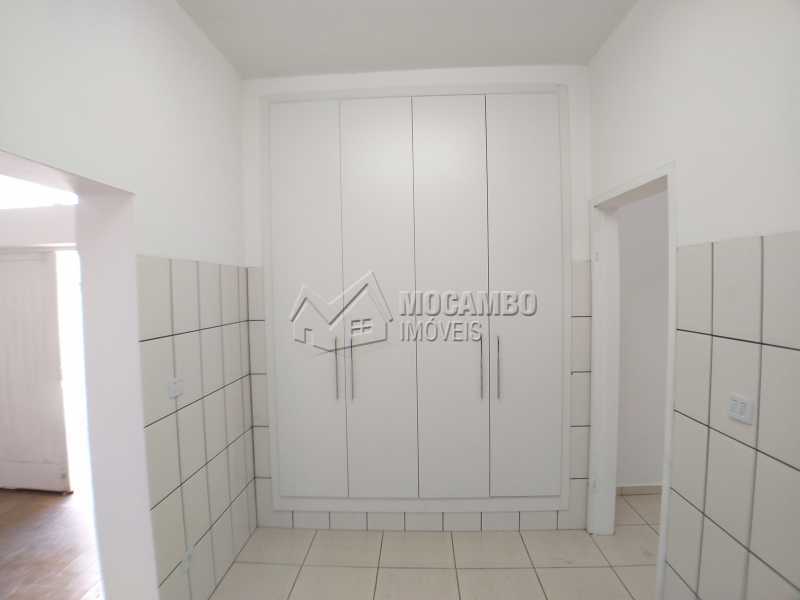 Conheça Cozinha Armários do imóvel - Casa 2 quartos para alugar Itatiba,SP Centro - R$ 1.500 - FCCA20280 - 4 Cozinha Armários - Casa 2 quartos para alugar Itatiba,SP Centro - R$ 1.500 - FCCA20280 - 4
