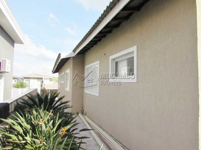 Conheça Lateral de Casa do imóvel - Casa em Condominio À Venda - Itatiba - SP - Residencial Fazenda Serrinha - FCCN30040 - 19 Lateral de Casa - Casa em Condominio À Venda - Itatiba - SP - Residencial Fazenda Serrinha - FCCN30040 - 19