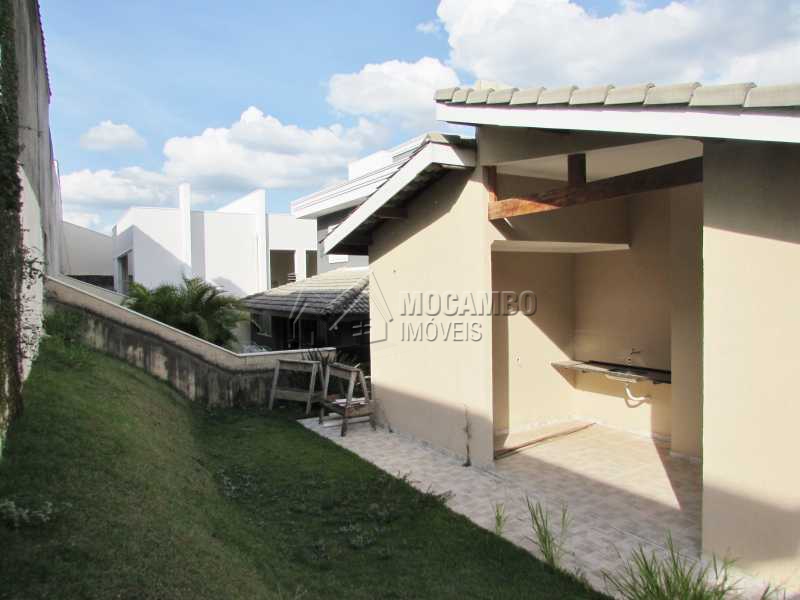 Conheça Fundos do imóvel - Casa em Condominio À Venda - Itatiba - SP - Residencial Fazenda Serrinha - FCCN30040 - 21 Fundos - Casa em Condominio À Venda - Itatiba - SP - Residencial Fazenda Serrinha - FCCN30040 - 21