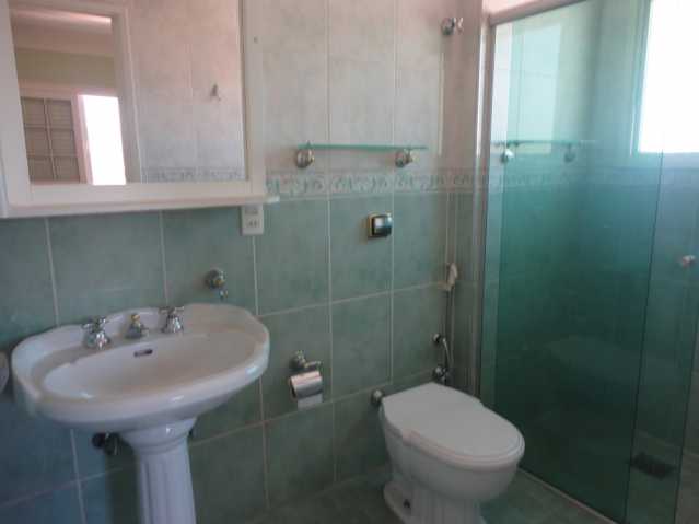 Conheça Banheiro Suíte 1 do imóvel - Apartamento Para Alugar no Condomínio Edifício Monte Castelo - Vila Brasileira - Itatiba - SP - FCAP20157 - 13 Banheiro Suíte 1 - Apartamento Para Alugar no Condomínio Edifício Monte Castelo - Vila Brasileira - Itatiba - SP - FCAP20157 - 13