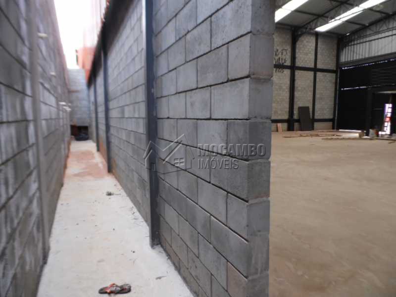 Conheça corredor externo do imóvel - Galpão Para Alugar - Itatiba - SP - Bairro das Brotas - FCGA00058 - 5 corredor externo - Galpão Para Alugar - Itatiba - SP - Bairro das Brotas - FCGA00058 - 5