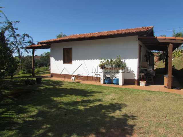 Conheça Casa principal do imóvel - Sítio 30000m² à venda Itatiba,SP - R$ 850.000 - FCSI20003 - 6 Casa principal - Sítio 30000m² à venda Itatiba,SP - R$ 850.000 - FCSI20003 - 6