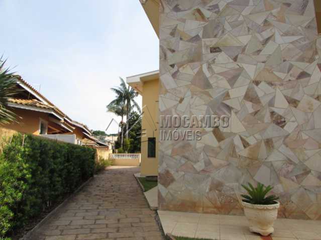Conheça Acesso Para Garagem Coberta do imóvel - Casa em Condomínio 4 quartos à venda Itatiba,SP - R$ 1.000.000 - FCCN40029 - 21 Acesso Para Garagem Coberta - Casa em Condomínio 4 quartos à venda Itatiba,SP - R$ 1.000.000 - FCCN40029 - 21