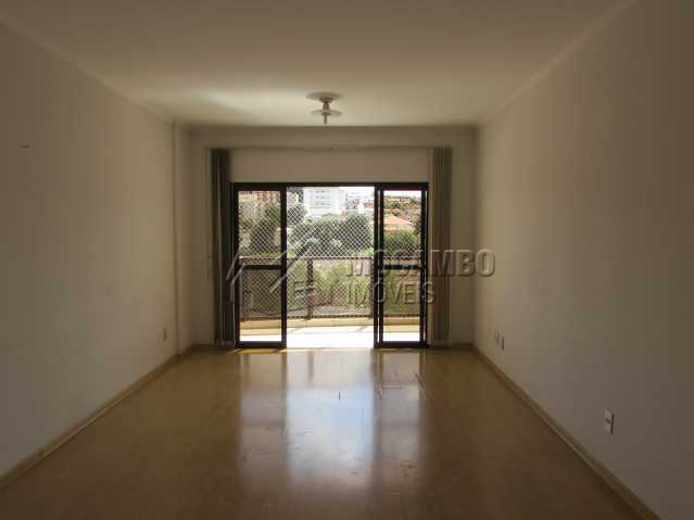 Conheça Sala do imóvel - Apartamento Condomínio Edifício José Carbonari, Itatiba, Centro, SP À Venda, 3 Quartos, 120m² - FCAP30230 - 3 Sala - Apartamento Condomínio Edifício José Carbonari, Itatiba, Centro, SP À Venda, 3 Quartos, 120m² - FCAP30230 - 3