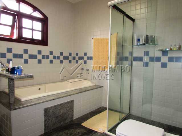 Conheça Banheiro suite do imóvel - Casa em Condomínio Parque São Gabriel, Itatiba, Bairro Itapema, SP À Venda, 4 Quartos, 480m² - FCCN40036 - 15 Banheiro suite - Casa em Condomínio Parque São Gabriel, Itatiba, Bairro Itapema, SP À Venda, 4 Quartos, 480m² - FCCN40036 - 15