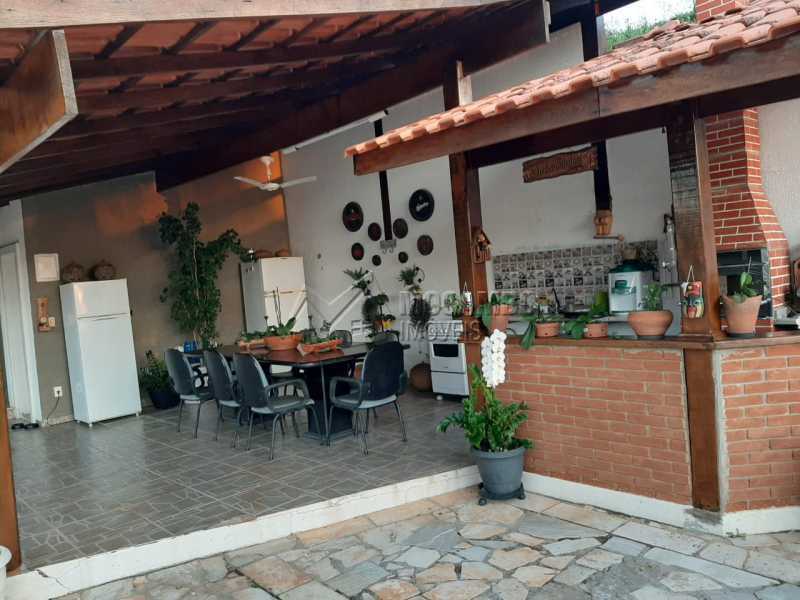 Conheça Área gourmet do imóvel - Chácara 1000m² à venda Itatiba,SP - R$ 450.000 - FCCH30061 - 12 Área gourmet - Chácara 1000m² à venda Itatiba,SP - R$ 450.000 - FCCH30061 - 12