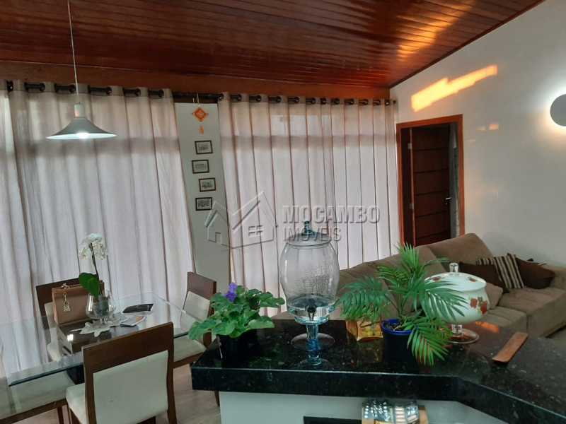 Conheça Cozinha e sala do imóvel - Chácara 1000m² à venda Itatiba,SP - R$ 450.000 - FCCH30061 - 17 Cozinha e sala - Chácara 1000m² à venda Itatiba,SP - R$ 450.000 - FCCH30061 - 17