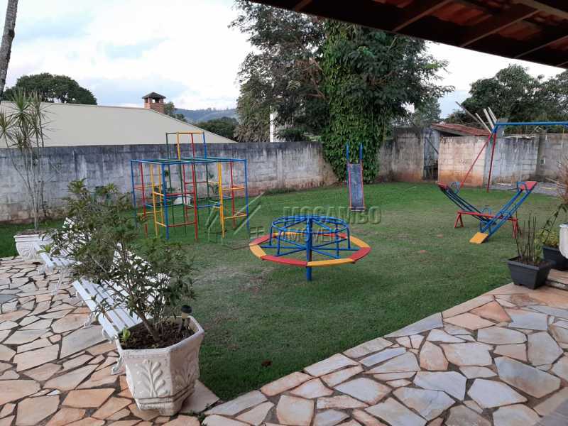 Conheça Varanda do imóvel - Chácara 1000m² à venda Itatiba,SP - R$ 450.000 - FCCH30061 - 19 Varanda - Chácara 1000m² à venda Itatiba,SP - R$ 450.000 - FCCH30061 - 19