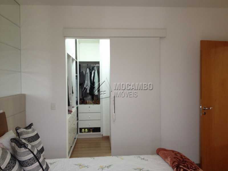 Conheça Suíte com Closet do imóvel - Apartamento Condomínio Edifício Raritá, Avenida Prudente de Moraes,Itatiba, Centro,Vila Santa Cruz, SP À Venda, 3 Quartos, 120m² - FCAP30270 - 14 Suíte com Closet - Apartamento Condomínio Edifício Raritá, Avenida Prudente de Moraes,Itatiba, Centro,Vila Santa Cruz, SP À Venda, 3 Quartos, 120m² - FCAP30270 - 14