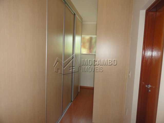 Conheça Closet Suíte Master do imóvel - Casa em Condomínio Cachoeiras do Imaratá, Itatiba, Real Parque Dom Pedro I, SP À Venda, 3 Quartos, 570m² - FCCN30144 - 12 Closet Suíte Master - Casa em Condomínio Cachoeiras do Imaratá, Itatiba, Real Parque Dom Pedro I, SP À Venda, 3 Quartos, 570m² - FCCN30144 - 12