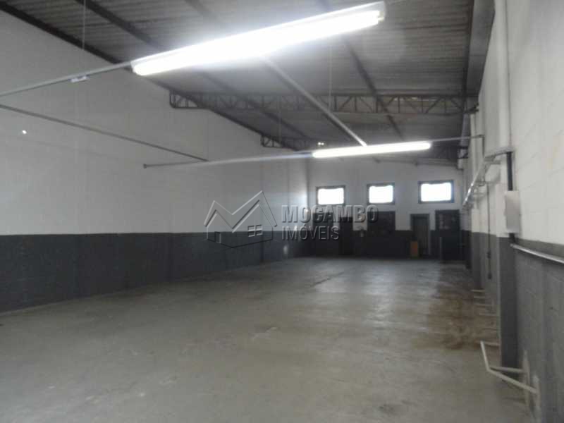 Conheça Salão Principal do imóvel - Galpão 251m² para alugar Itatiba,SP - R$ 2.500 - FCGA00073 - 4 Salão Principal - Galpão 251m² para alugar Itatiba,SP - R$ 2.500 - FCGA00073 - 4