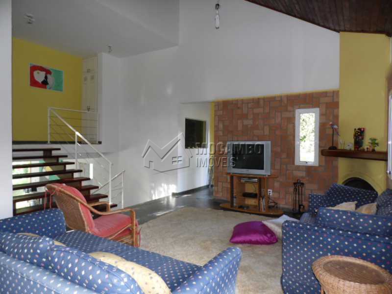 Conheça sala de lareira do imóvel - Casa Para Alugar no Condomínio Capela do Barreiro - Capela do Barreiro - Itatiba - SP - FCCN50006 - 7 sala de lareira - Casa Para Alugar no Condomínio Capela do Barreiro - Capela do Barreiro - Itatiba - SP - FCCN50006 - 7