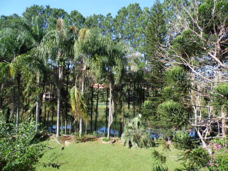 Conheça quintal com vista para o lago do imóvel - Casa em Condomínio 3 quartos à venda Itatiba,SP - R$ 850.000 - FCCN30161 - 5 quintal com vista para o lago - Casa em Condomínio 3 quartos à venda Itatiba,SP - R$ 850.000 - FCCN30161 - 5