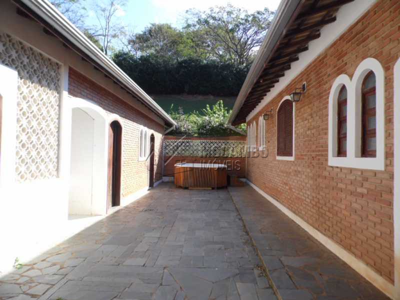 Conheça quintal com spa e hidro do imóvel - Casa em Condomínio 3 quartos à venda Itatiba,SP - R$ 850.000 - FCCN30161 - 6 quintal com spa e hidro - Casa em Condomínio 3 quartos à venda Itatiba,SP - R$ 850.000 - FCCN30161 - 6