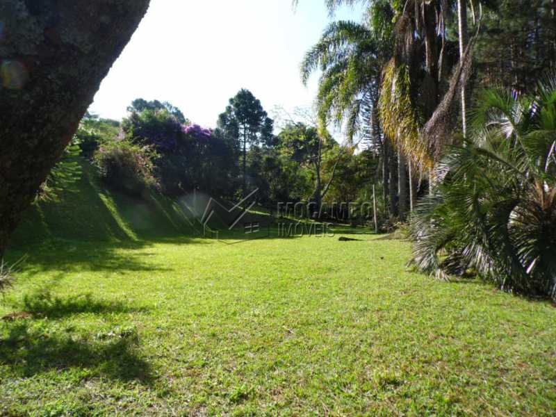 Conheça quintal gramado do imóvel - Casa em Condomínio 3 quartos à venda Itatiba,SP - R$ 850.000 - FCCN30161 - 25 quintal gramado - Casa em Condomínio 3 quartos à venda Itatiba,SP - R$ 850.000 - FCCN30161 - 25