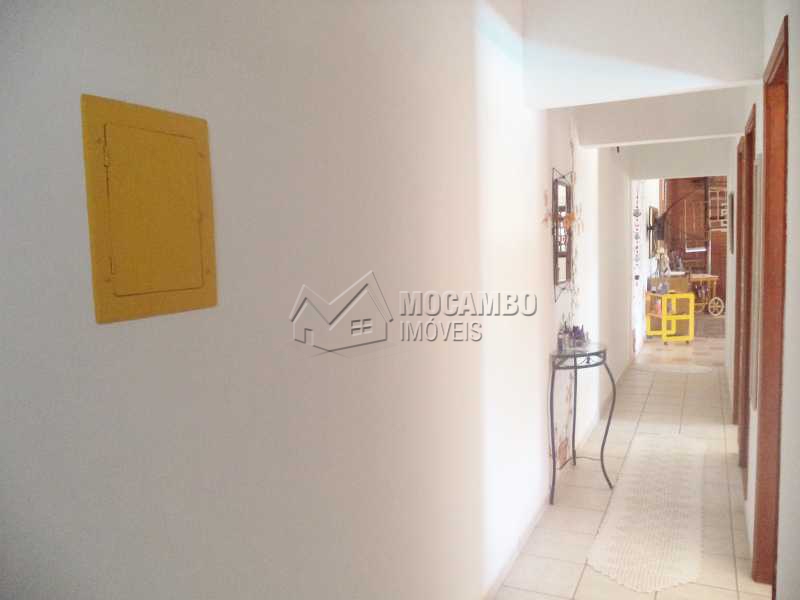 Conheça Corredor do imóvel - Chácara 1000m² À Venda Itatiba,SP - R$ 750.000 - FCCH30072 - 27 Corredor - Chácara 1000m² À Venda Itatiba,SP - R$ 750.000 - FCCH30072 - 27