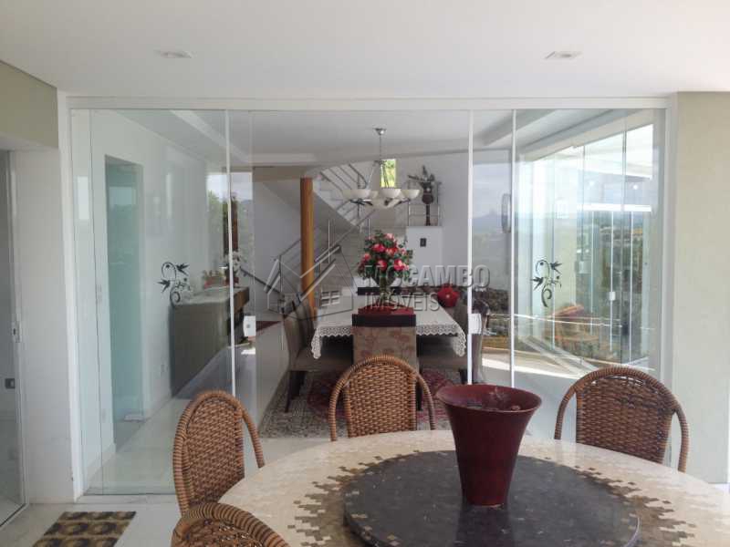 Conheça Living do imóvel - Casa À Venda no Condomínio Itatiba Country Club - Residencial Fazenda Serrinha - Itatiba - SP - FCCN40064 - 7 Living - Casa À Venda no Condomínio Itatiba Country Club - Residencial Fazenda Serrinha - Itatiba - SP - FCCN40064 - 7