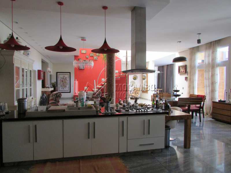Conheça Balcão da cozinha americana do imóvel - Casa À Venda no Condomínio Ville Chamonix - Jardim Nossa Senhora das Graças - Itatiba - SP - FCCN40065 - 15 Balcão da cozinha americana - Casa À Venda no Condomínio Ville Chamonix - Jardim Nossa Senhora das Graças - Itatiba - SP - FCCN40065 - 15
