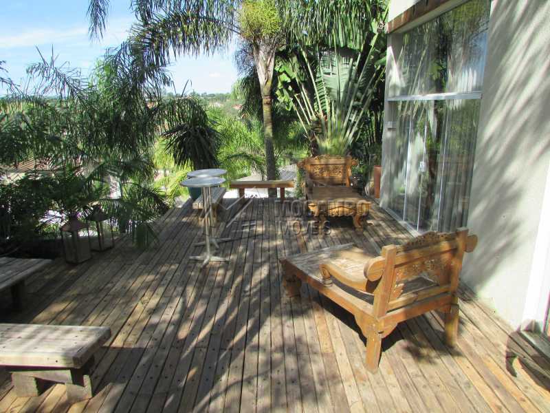 Conheça Deck acesso salas do imóvel - Casa À Venda no Condomínio Ville Chamonix - Jardim Nossa Senhora das Graças - Itatiba - SP - FCCN40065 - 1 Deck acesso salas - Casa À Venda no Condomínio Ville Chamonix - Jardim Nossa Senhora das Graças - Itatiba - SP - FCCN40065 - 1