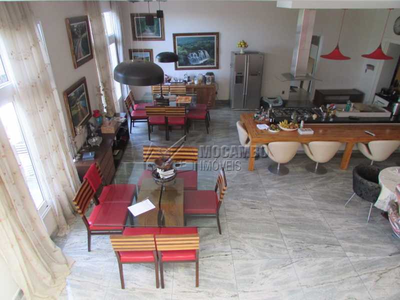Conheça Visão alta sala de jantar do imóvel - Casa À Venda no Condomínio Ville Chamonix - Jardim Nossa Senhora das Graças - Itatiba - SP - FCCN40065 - 4 Visão alta sala de jantar - Casa À Venda no Condomínio Ville Chamonix - Jardim Nossa Senhora das Graças - Itatiba - SP - FCCN40065 - 4