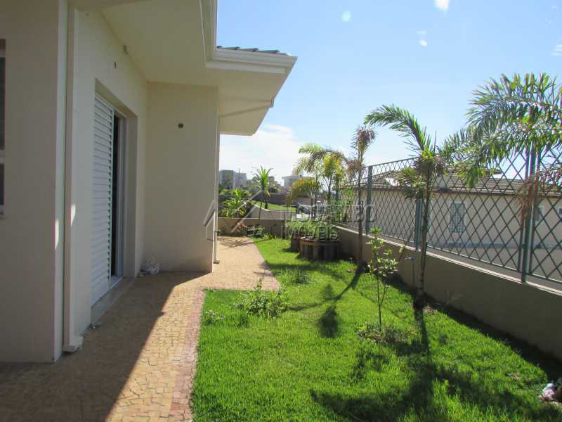Conheça quintal fundos do imóvel - Casa À Venda no Condomínio Ville de France - Jardim Nossa Senhora das Graças - Itatiba - SP - FCCN30195 - 10 quintal fundos - Casa À Venda no Condomínio Ville de France - Jardim Nossa Senhora das Graças - Itatiba - SP - FCCN30195 - 10