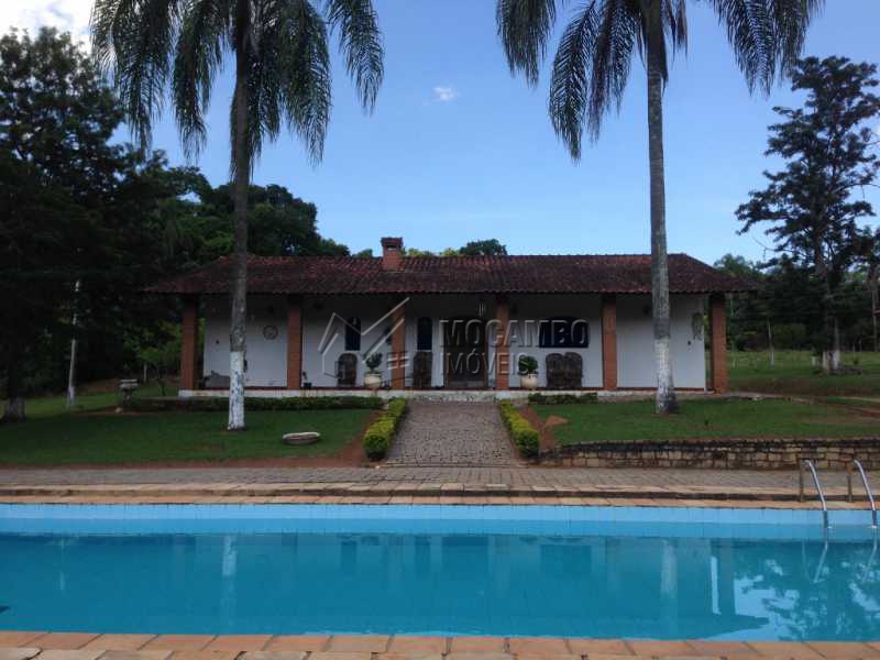 Conheça Piscina/Casa Principal do imóvel - Sítio 24000m² à venda Itatiba,SP - R$ 1.400.000 - FCSI60001 - 7 Piscina/Casa Principal - Sítio 24000m² à venda Itatiba,SP - R$ 1.400.000 - FCSI60001 - 7