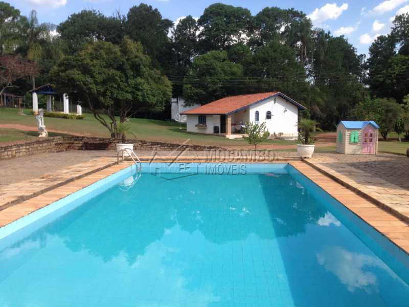 Conheça Piscina/Casa Caseiro do imóvel - Sítio 24000m² à venda Itatiba,SP - R$ 1.400.000 - FCSI60001 - 9 Piscina/Casa Caseiro - Sítio 24000m² à venda Itatiba,SP - R$ 1.400.000 - FCSI60001 - 9