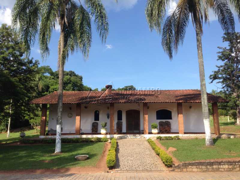 Conheça Casa Principal do imóvel - Sítio 24000m² à venda Itatiba,SP - R$ 1.400.000 - FCSI60001 - 6 Casa Principal - Sítio 24000m² à venda Itatiba,SP - R$ 1.400.000 - FCSI60001 - 6