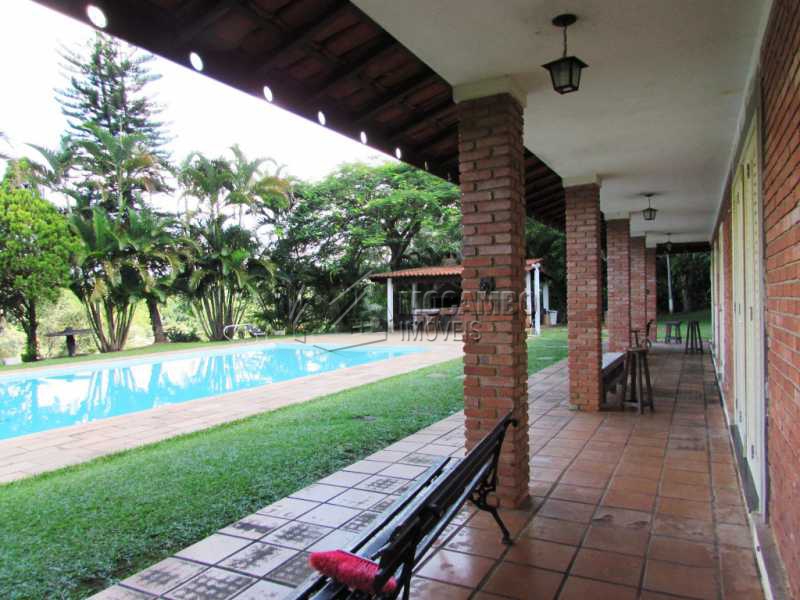 Conheça Varanda do imóvel - Sítio 25000m² à venda Itatiba,SP - R$ 1.100.000 - FCSI30001 - 16 Varanda - Sítio 25000m² à venda Itatiba,SP - R$ 1.100.000 - FCSI30001 - 16