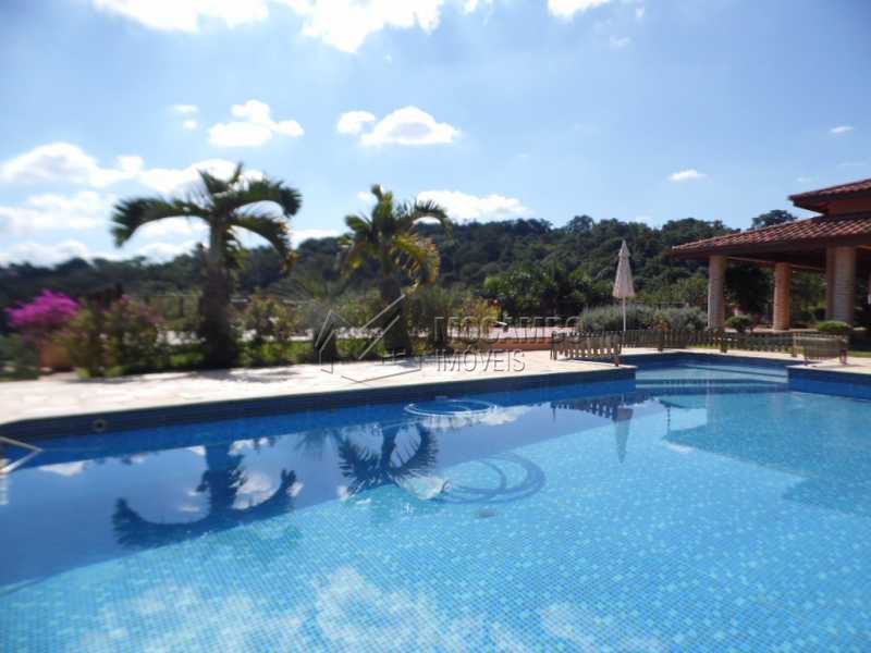 Conheça piscina do imóvel - Casa Para Venda ou Aluguel no Condomínio Itaembú - Sítio da Moenda - Itatiba - SP - FCCN30239 - 1 piscina - Casa Para Venda ou Aluguel no Condomínio Itaembú - Sítio da Moenda - Itatiba - SP - FCCN30239 - 1